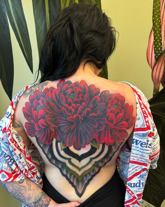 red-peony-chrysanthemum-back-tattoo-frank-luca-vatican-tattoo